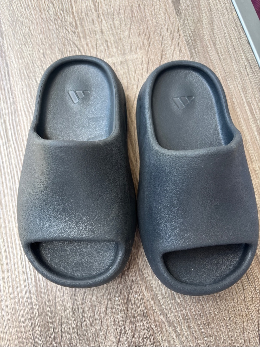 Adidas Yeezy slides onyx black slip on